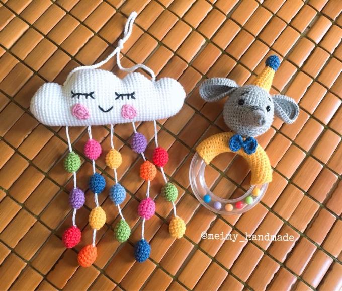Nhiều sản phẩm làm từ len trắng rất dễ thương nhưng bị vấy một vết bẩn nhỏ làm sản phẩm handmade mất đi vẻ hoàn hảo, chưa kể còn có thể khiến khách hàng nghi ngại. Thế nên hãy bỏ túi một vài cách móc len màu trắng không bị dơ mà Lenbiz.vn đề cập dưới đây nhé!