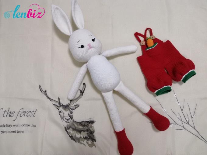 Không có gì khó hiểu khi các mẫu thỏ len cute luôn đốn tim các chị em lenbiz. Tiếp tục hành trình tăng size thú len, hôm nay Lenbiz.vn dành tặng các chị em thêm một chart móc bé thỏ tăng size siêu dễ thương nữa nè! Mẫu thỏ tăng size này nếu móc bằng len nhung sẽ còn to cao hơn nữa, bé tha hồ ôm ngủ luôn.