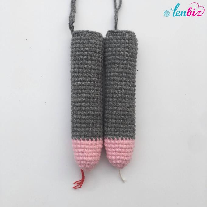 Vẻ cute của bé chuột xám thực sự khiến nhiều chị em lenbiz yêu ngay từ cái nhìn đầu tiên. Phiên bản tăng size cho bé ôm thỏa thích cũng cute không kém đâu nè! Lenbiz.vn gửi tặng bạn chart móc chuột xám tăng size, cùng móc và khoe thành phẩm thôi nào!