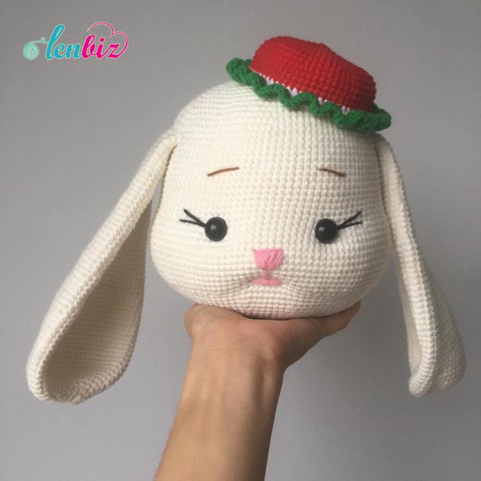 Mẫu móc bé thỏ dưa hấu tăng size siêu dễ thương cao tận 80cm được rất nhiều chị em yêu thích, Lenbiz.vn tiếp tục cho ra phiên bản mới với 2 chiếc tai cụp dài cùng chiếc mũ nhỏ xinh xắn. Phiên bản này có thêm chiếc váy cho bé thỏ, đồng thời thay đổi cả kiểu áo, kiểu giày, cách móc chân liền body cho bạn nào ngại khâu ráp... Hy vọng bạn sẽ yêu thích chart móc thỏ len tăng size tai cụp siêu đáng yêu này!