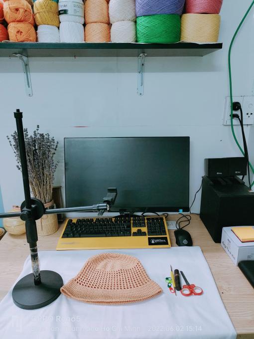 Mình thấy nhiều bạn muốn xây kênh YouTube chia sẻ kinh nghiệm đan móc len nhưng không biết phải bắt đầu từ đâu và phải chuẩn bị những gì. Bài viết này mình chia sẻ cách làm video YouTube đan móc mình đang áp dụng để xây kênh daymoclen, hy vọng giúp ích cho bạn ít nhiều.