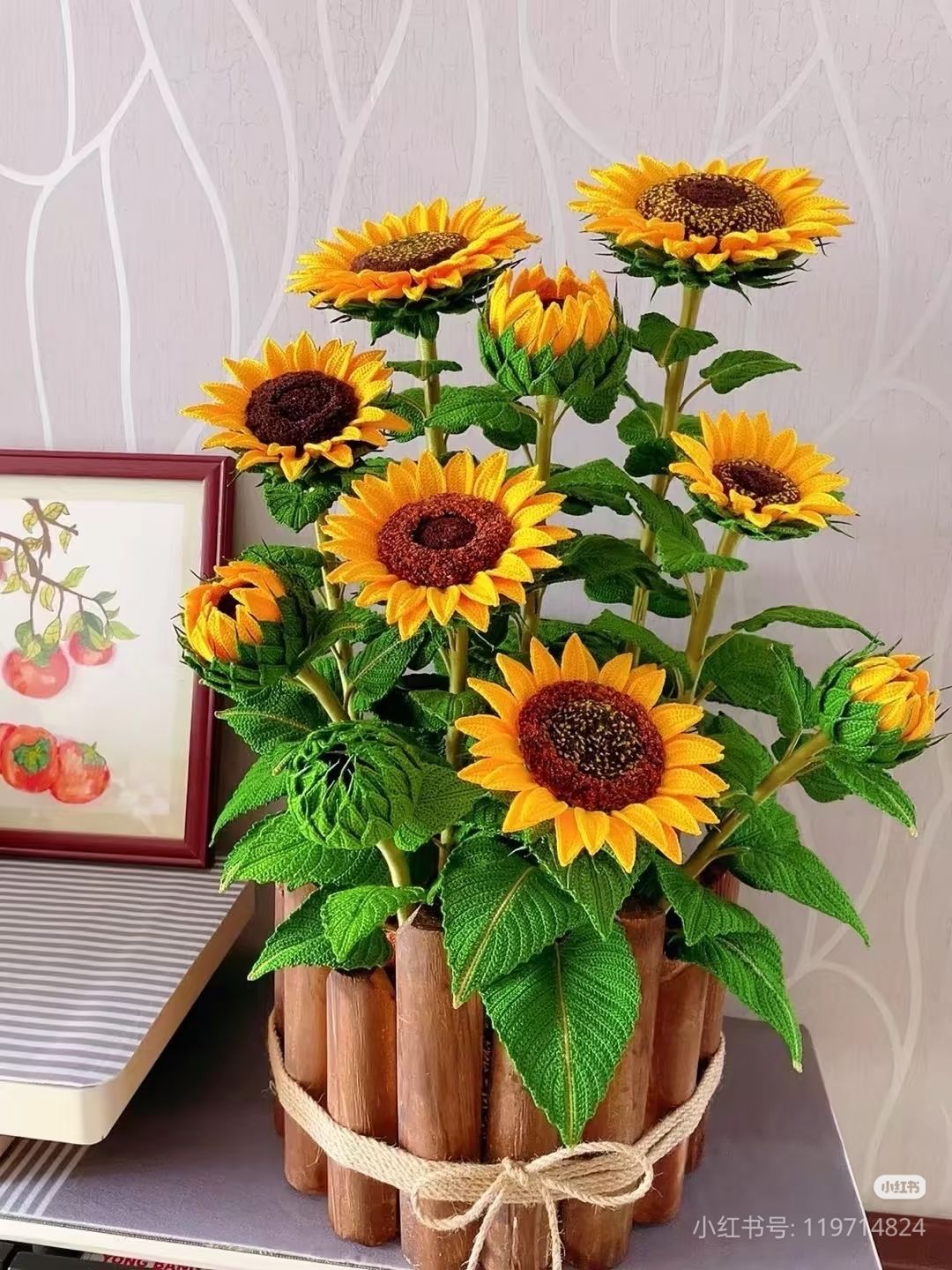 Trong thế giới đan móc, cụm từ “pháp sư Trung Hoa” đã trở thành một meme quen thuộc – vừa hài hước, vừa đầy sự ngưỡng mộ. Nó dùng để chỉ những nghệ nhân Trung Quốc có khả năng tạo ra tác phẩm móc siêu thực, nhìn như dùng phép thuật chứ không phải sợi len bình thường nữa. Cùng Lenbiz tìm hiểu lý do cái tên này ra đời và lan truyền mạnh trong cộng đồng lenbiz nha!