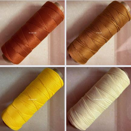 Nhắc đến loại sợi chuyên dùng để móc mũ nón, túi xách, bóp ví, ba lô, giày dép, túi đựng ly giữ nhiệt... không thể không nhắc đến dòng sợi dệt. Trên thị trường hiện có nhiều loại sợi dệt khác nhau nên ít nhiều cũng làm người dùng hoang mang. Bài viết này Lenbiz.vn sẽ giúp bạn phân biệt sự khác nhau giữa dệt lõi đen, dệt lõi giấy và dệt lõi xám nhé!